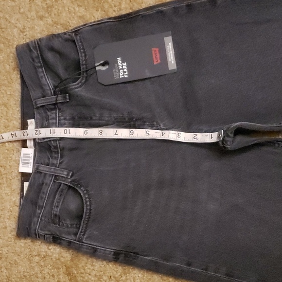 NWT Levi's 70's High Rise Flare Jeans - Picture 10 of 13